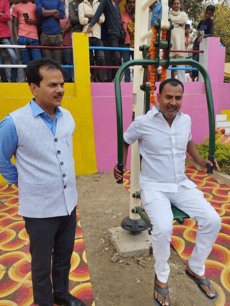 रेवती विकासखंड अंतर्गत पचरूखा देवी मंदिर के प्रांगण में ओपन व्यायामशाला की स्थापना