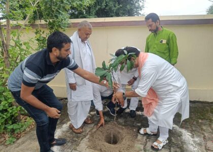 वृक्षारोपण कार्यक्रम