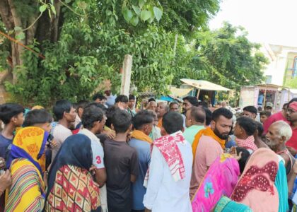 दूबे छपरा, प्रसाद छपरा एवं अन्य बाढ़ प्रभावित क्षेत्रों में राहत सामग्री पहुँचाई गई