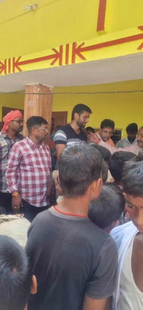 नौरंगा भुवाल छपरा के बाढ़ प्रभावित लोगों के बीच मदद पहुँचाई गई