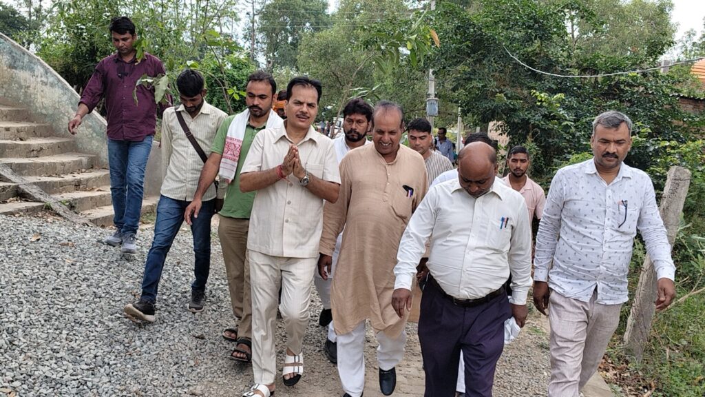 मेरे आवास – एक फलदार पेड़ का प्रवास: बैरिया ग्राम सभा बबुआपुर में 100 आम के वृक्षों का रोपण