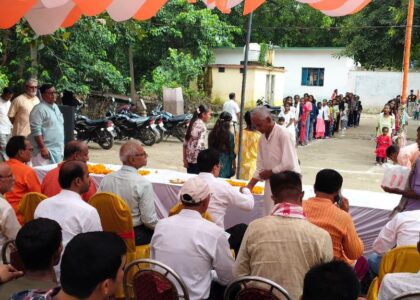 स्वाधीनता पर्व के अवसर पर क्षेत्रीय विद्यालयों में ध्वजारोहण